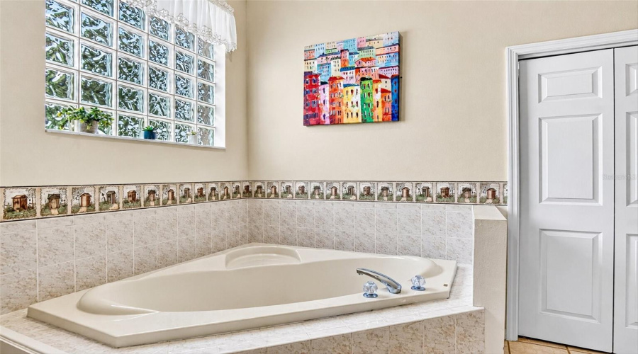 Weeki Wachee, Florida 34613, 3 Bedroom Bedrooms, ,3 Bathroombathrooms,Residential,For Sale,Mavis,0,Mfrtb8533945