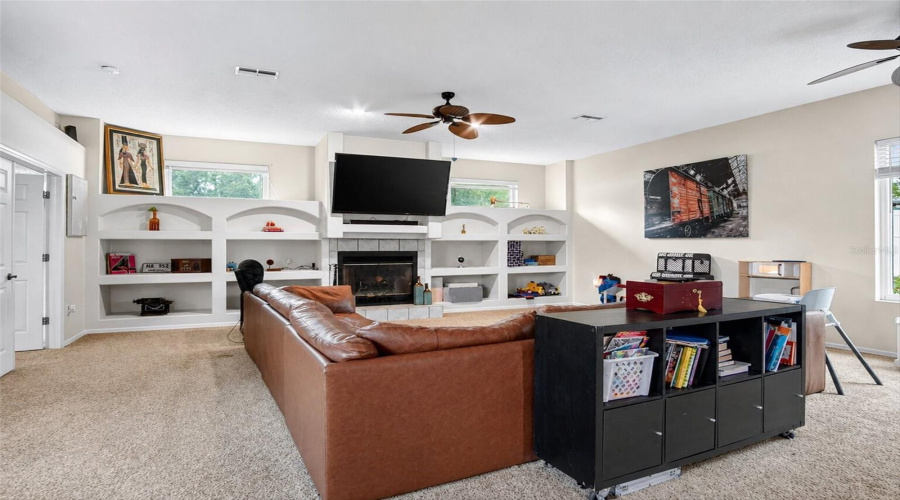 Weeki Wachee, Florida 34613, 3 Bedroom Bedrooms, ,3 Bathroombathrooms,Residential,For Sale,Mavis,0,Mfrtb8533945
