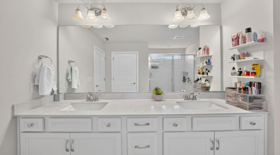 Clermont, Florida 34714, 5 Bedroom Bedrooms, ,3 Bathroombathrooms,Residential,For Sale,Saw Palmetto,0,Mfro6436347