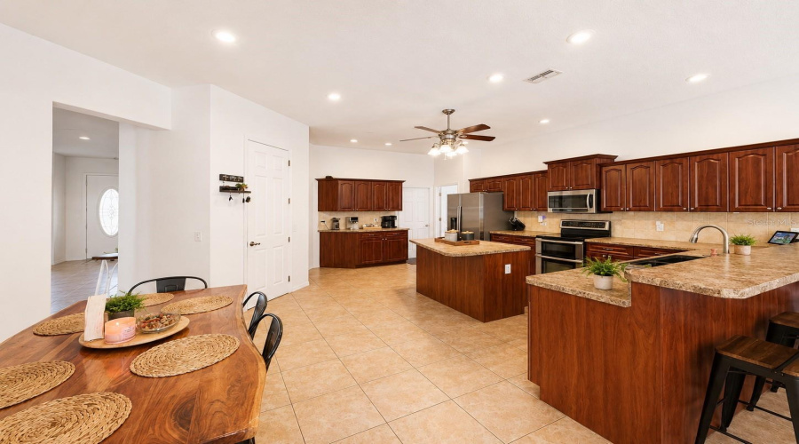 Kitchen Breakfast Area
