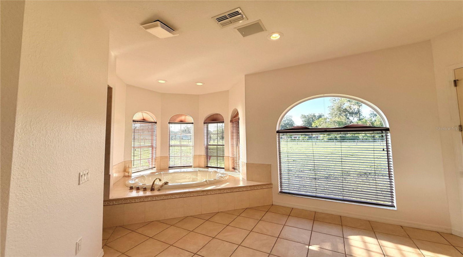 Brooksville, Florida 34601, 5 Bedroom Bedrooms, ,3 Bathroombathrooms,Residential,For Sale,Ladyhawk,0,Mfrtb8540624