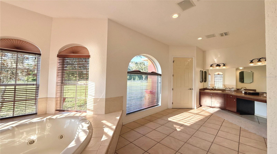 Brooksville, Florida 34601, 5 Bedroom Bedrooms, ,3 Bathroombathrooms,Residential,For Sale,Ladyhawk,0,Mfrtb8540624