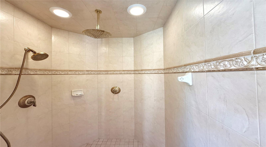 Brooksville, Florida 34601, 5 Bedroom Bedrooms, ,3 Bathroombathrooms,Residential,For Sale,Ladyhawk,0,Mfrtb8540624