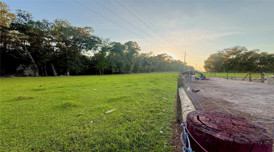 Brooksville, Florida 34601, 5 Bedroom Bedrooms, ,3 Bathroombathrooms,Residential,For Sale,Ladyhawk,0,Mfrtb8540624