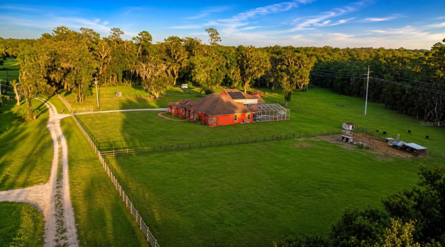 Brooksville, Florida 34601, 5 Bedroom Bedrooms, ,3 Bathroombathrooms,Residential,For Sale,Ladyhawk,0,Mfrtb8540624