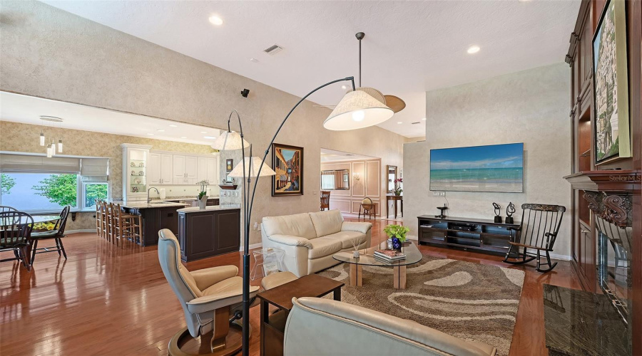 Sarasota, Florida 34243, 3 Bedroom Bedrooms, ,4 Bathroombathrooms,Residential,For Sale,Golf Pointe,0,Mfra4701969