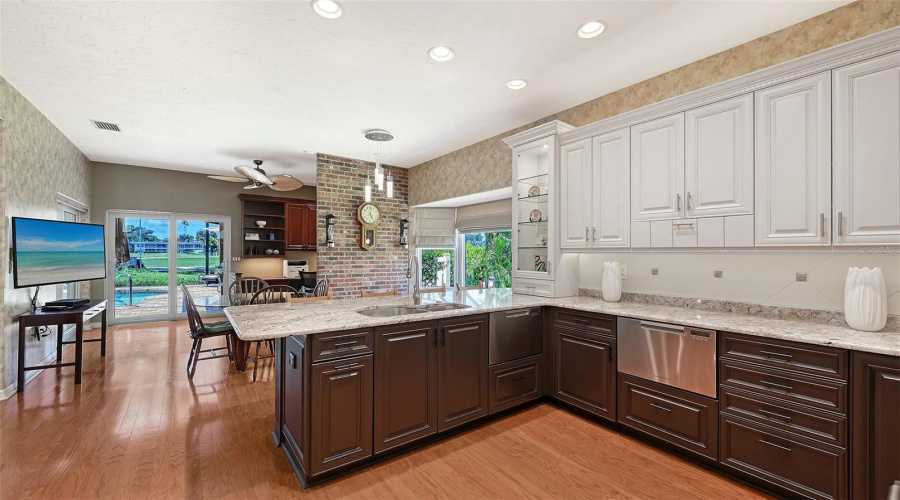 Sarasota, Florida 34243, 3 Bedroom Bedrooms, ,4 Bathroombathrooms,Residential,For Sale,Golf Pointe,0,Mfra4701969