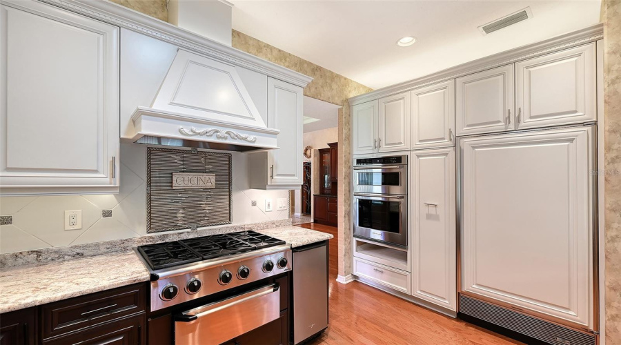 Sarasota, Florida 34243, 3 Bedroom Bedrooms, ,4 Bathroombathrooms,Residential,For Sale,Golf Pointe,0,Mfra4701969