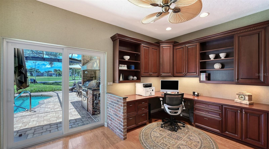 Sarasota, Florida 34243, 3 Bedroom Bedrooms, ,4 Bathroombathrooms,Residential,For Sale,Golf Pointe,0,Mfra4701969