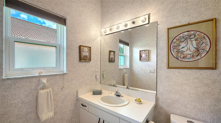 Sarasota, Florida 34243, 3 Bedroom Bedrooms, ,4 Bathroombathrooms,Residential,For Sale,Golf Pointe,0,Mfra4701969