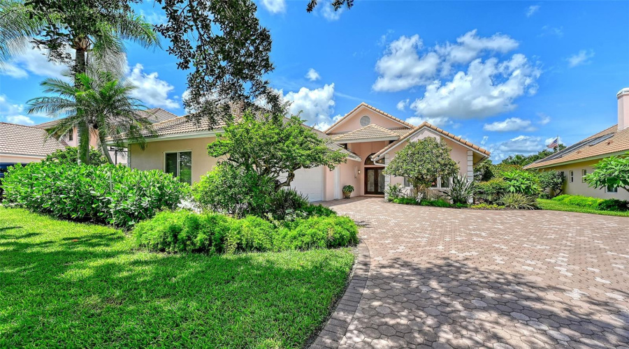 Sarasota, Florida 34243, 3 Bedroom Bedrooms, ,4 Bathroombathrooms,Residential,For Sale,Golf Pointe,0,Mfra4701969