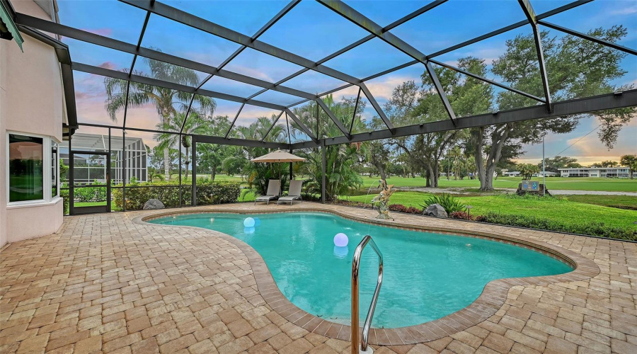 Sarasota, Florida 34243, 3 Bedroom Bedrooms, ,4 Bathroombathrooms,Residential,For Sale,Golf Pointe,0,Mfra4701969