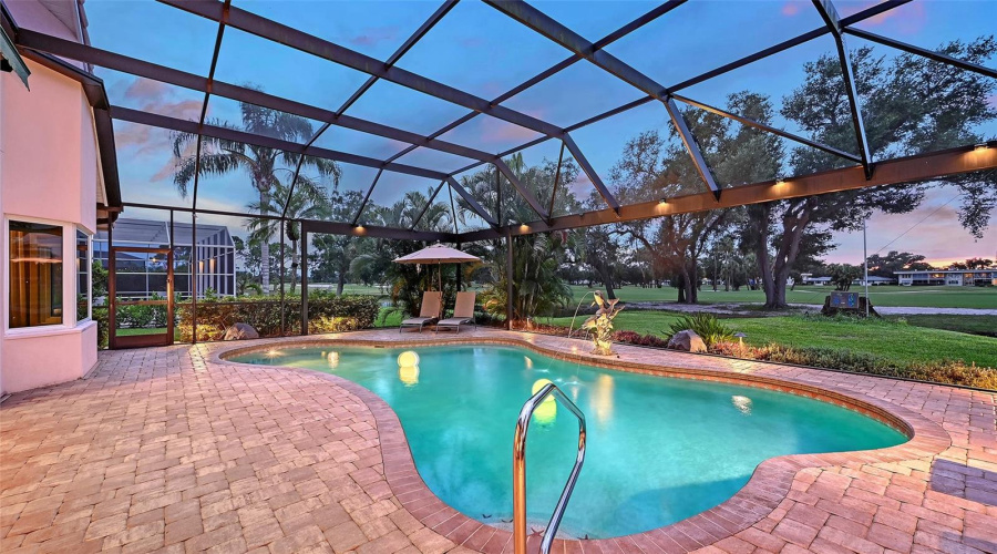 Sarasota, Florida 34243, 3 Bedroom Bedrooms, ,4 Bathroombathrooms,Residential,For Sale,Golf Pointe,0,Mfra4701969