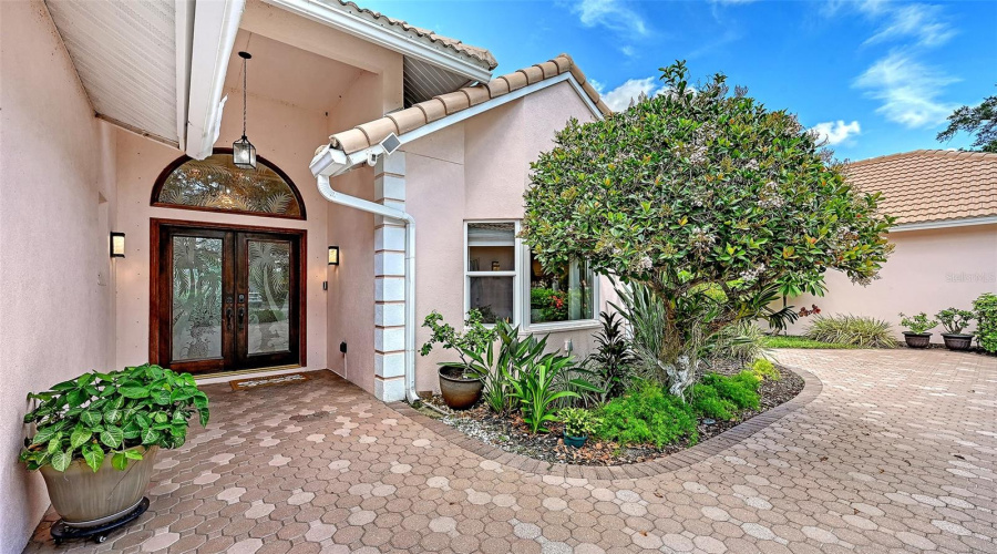 Sarasota, Florida 34243, 3 Bedroom Bedrooms, ,4 Bathroombathrooms,Residential,For Sale,Golf Pointe,0,Mfra4701969