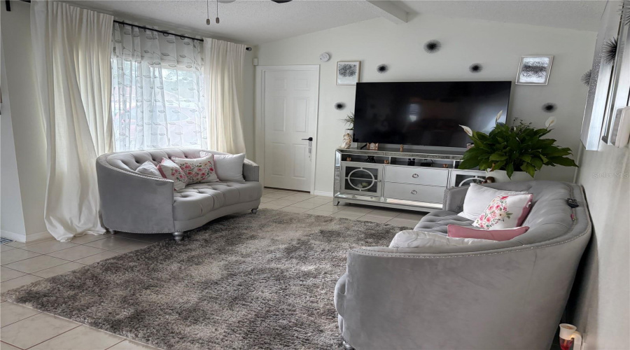 Lakeland, Florida 33813, 3 Bedroom Bedrooms, ,2 Bathroombathrooms,Residential,For Sale,Sunny Land,0,Mfrl4962595