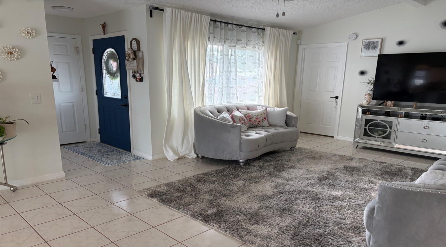 Lakeland, Florida 33813, 3 Bedroom Bedrooms, ,2 Bathroombathrooms,Residential,For Sale,Sunny Land,0,Mfrl4962595
