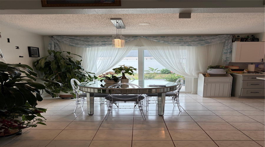 Lakeland, Florida 33813, 3 Bedroom Bedrooms, ,2 Bathroombathrooms,Residential,For Sale,Sunny Land,0,Mfrl4962595