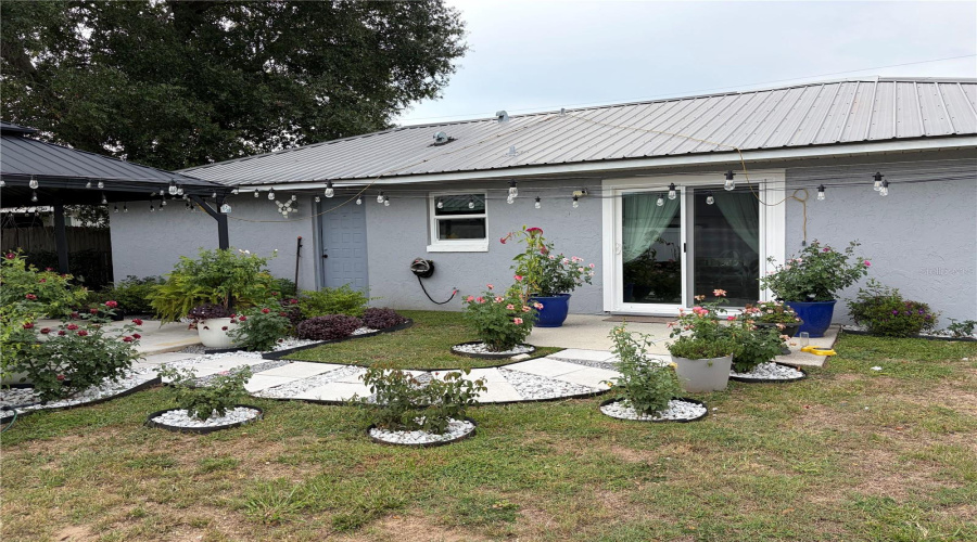 Lakeland, Florida 33813, 3 Bedroom Bedrooms, ,2 Bathroombathrooms,Residential,For Sale,Sunny Land,0,Mfrl4962595