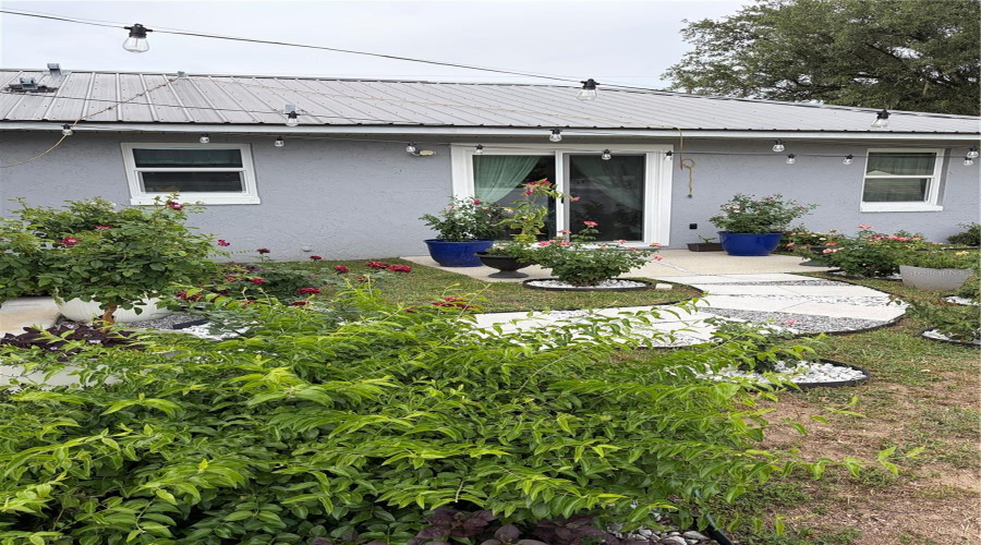 Lakeland, Florida 33813, 3 Bedroom Bedrooms, ,2 Bathroombathrooms,Residential,For Sale,Sunny Land,0,Mfrl4962595