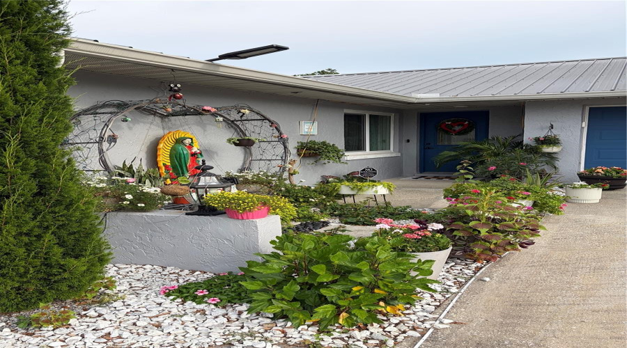 Lakeland, Florida 33813, 3 Bedroom Bedrooms, ,2 Bathroombathrooms,Residential,For Sale,Sunny Land,0,Mfrl4962595