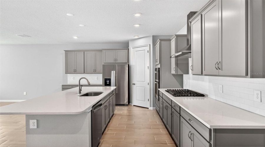 Parrish, Florida 34219, 3 Bedroom Bedrooms, ,2 Bathroombathrooms,Residential,For Sale,Oxeye,0,Mfrtb8502485