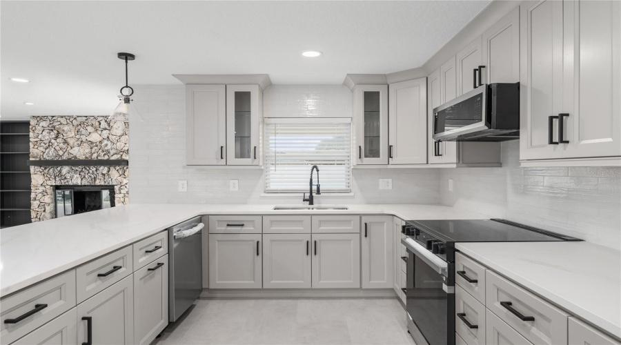 Orlando, Florida 32807, 4 Bedroom Bedrooms, ,2 Bathroombathrooms,Residential,For Sale,Jeannine,0,Mfro6433290