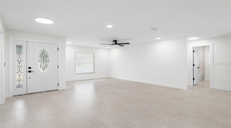Orlando, Florida 32807, 4 Bedroom Bedrooms, ,2 Bathroombathrooms,Residential,For Sale,Jeannine,0,Mfro6433290