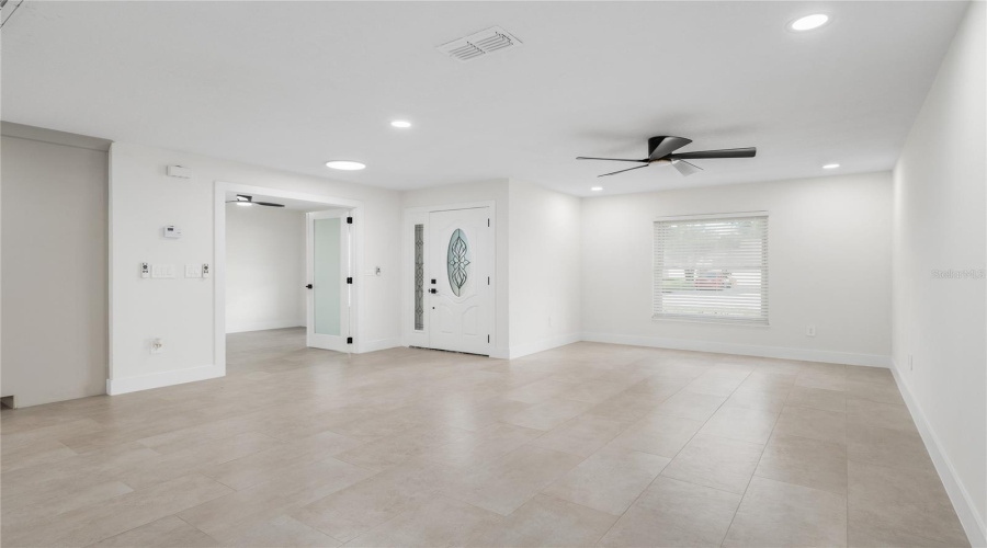 Orlando, Florida 32807, 4 Bedroom Bedrooms, ,2 Bathroombathrooms,Residential,For Sale,Jeannine,0,Mfro6433290