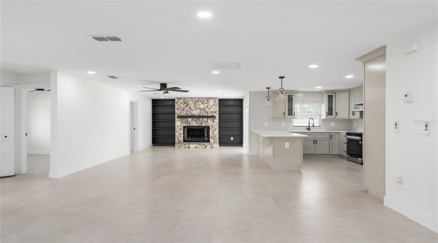 Orlando, Florida 32807, 4 Bedroom Bedrooms, ,2 Bathroombathrooms,Residential,For Sale,Jeannine,0,Mfro6433290