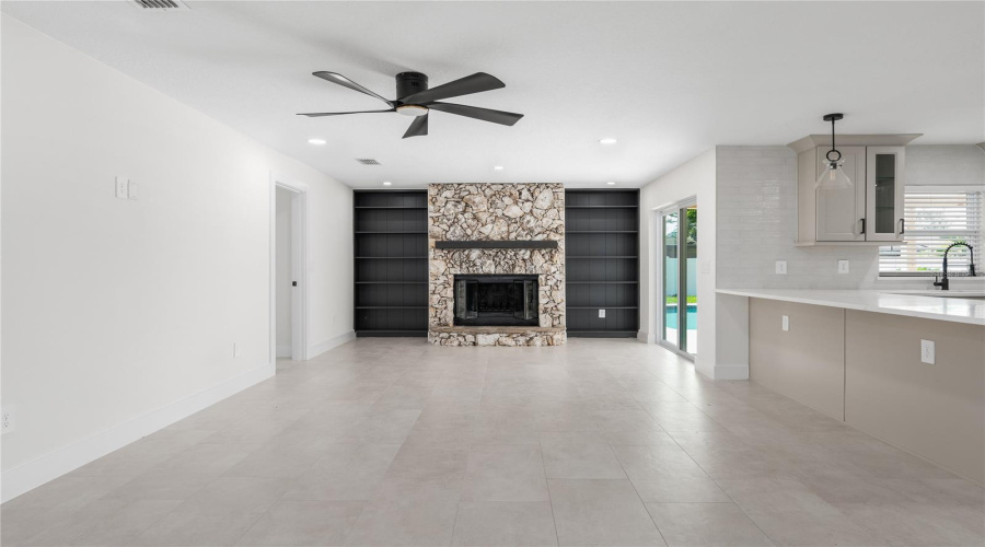 Orlando, Florida 32807, 4 Bedroom Bedrooms, ,2 Bathroombathrooms,Residential,For Sale,Jeannine,0,Mfro6433290