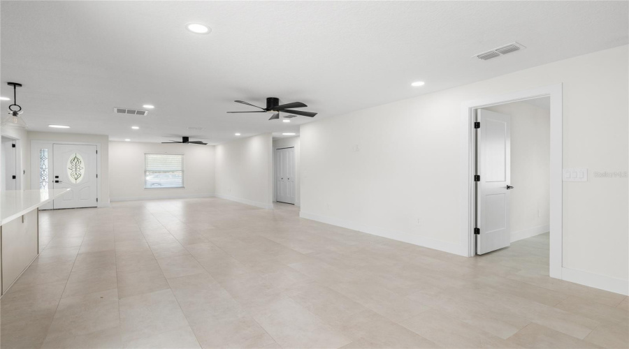 Orlando, Florida 32807, 4 Bedroom Bedrooms, ,2 Bathroombathrooms,Residential,For Sale,Jeannine,0,Mfro6433290