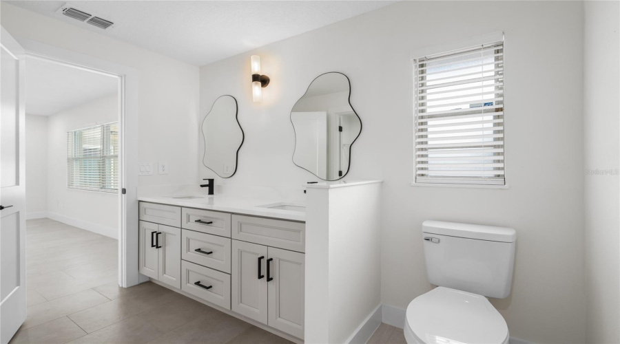 Orlando, Florida 32807, 4 Bedroom Bedrooms, ,2 Bathroombathrooms,Residential,For Sale,Jeannine,0,Mfro6433290