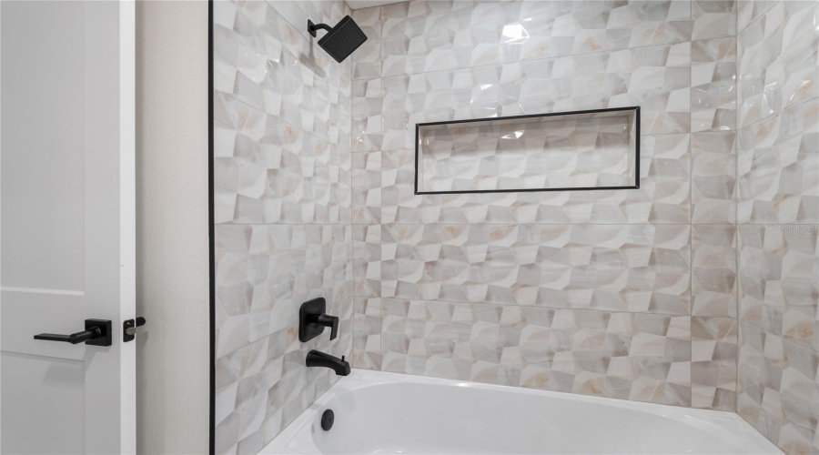 Orlando, Florida 32807, 4 Bedroom Bedrooms, ,2 Bathroombathrooms,Residential,For Sale,Jeannine,0,Mfro6433290