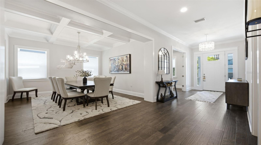 Tampa, Florida 33609, 5 Bedroom Bedrooms, ,4 Bathroombathrooms,Residential,For Sale,Shore Crest,0,Mfrtb8538357