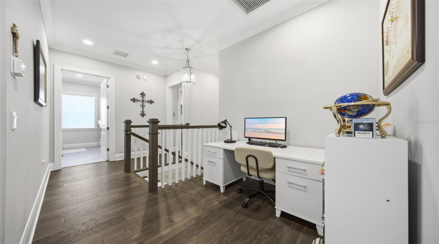 Tampa, Florida 33609, 5 Bedroom Bedrooms, ,4 Bathroombathrooms,Residential,For Sale,Shore Crest,0,Mfrtb8538357