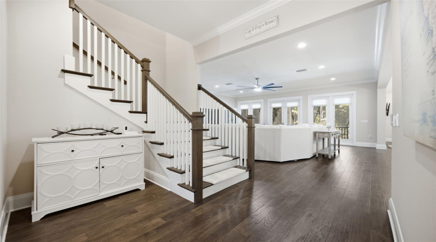 Tampa, Florida 33609, 5 Bedroom Bedrooms, ,4 Bathroombathrooms,Residential,For Sale,Shore Crest,0,Mfrtb8538357