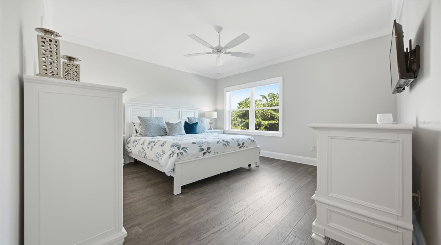 Tampa, Florida 33609, 5 Bedroom Bedrooms, ,4 Bathroombathrooms,Residential,For Sale,Shore Crest,0,Mfrtb8538357