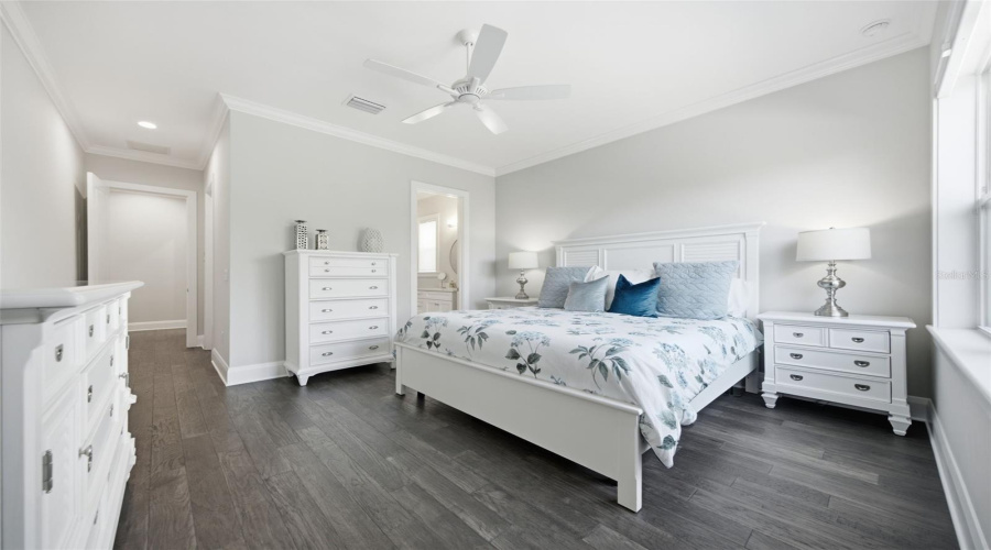 Tampa, Florida 33609, 5 Bedroom Bedrooms, ,4 Bathroombathrooms,Residential,For Sale,Shore Crest,0,Mfrtb8538357