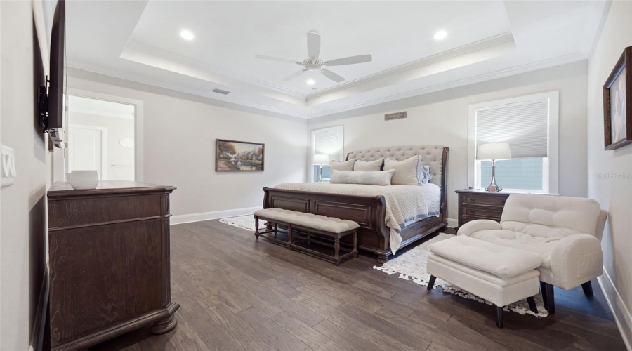 Tampa, Florida 33609, 5 Bedroom Bedrooms, ,4 Bathroombathrooms,Residential,For Sale,Shore Crest,0,Mfrtb8538357