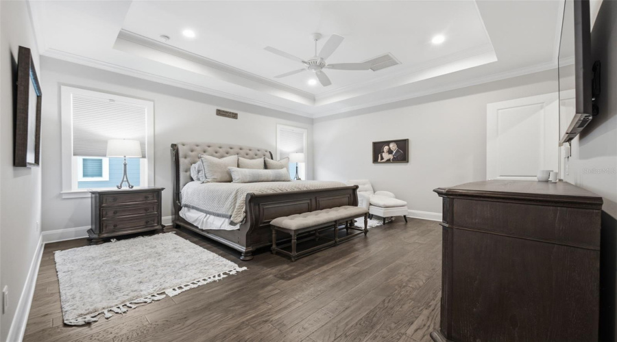 Tampa, Florida 33609, 5 Bedroom Bedrooms, ,4 Bathroombathrooms,Residential,For Sale,Shore Crest,0,Mfrtb8538357