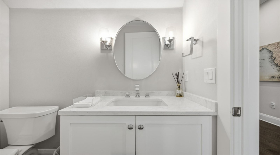 Tampa, Florida 33609, 5 Bedroom Bedrooms, ,4 Bathroombathrooms,Residential,For Sale,Shore Crest,0,Mfrtb8538357