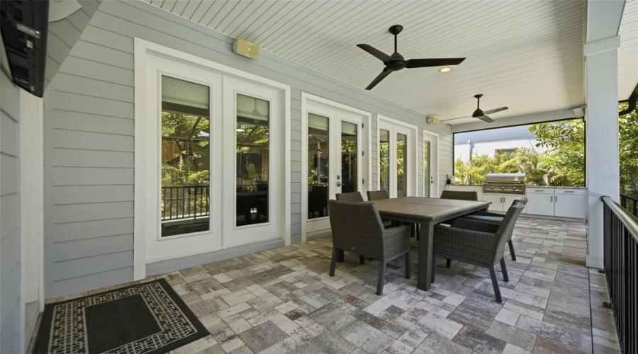 Tampa, Florida 33609, 5 Bedroom Bedrooms, ,4 Bathroombathrooms,Residential,For Sale,Shore Crest,0,Mfrtb8538357
