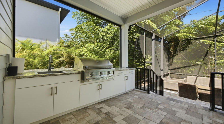 Tampa, Florida 33609, 5 Bedroom Bedrooms, ,4 Bathroombathrooms,Residential,For Sale,Shore Crest,0,Mfrtb8538357