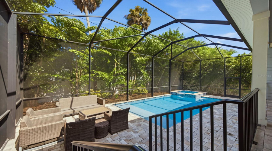 Tampa, Florida 33609, 5 Bedroom Bedrooms, ,4 Bathroombathrooms,Residential,For Sale,Shore Crest,0,Mfrtb8538357