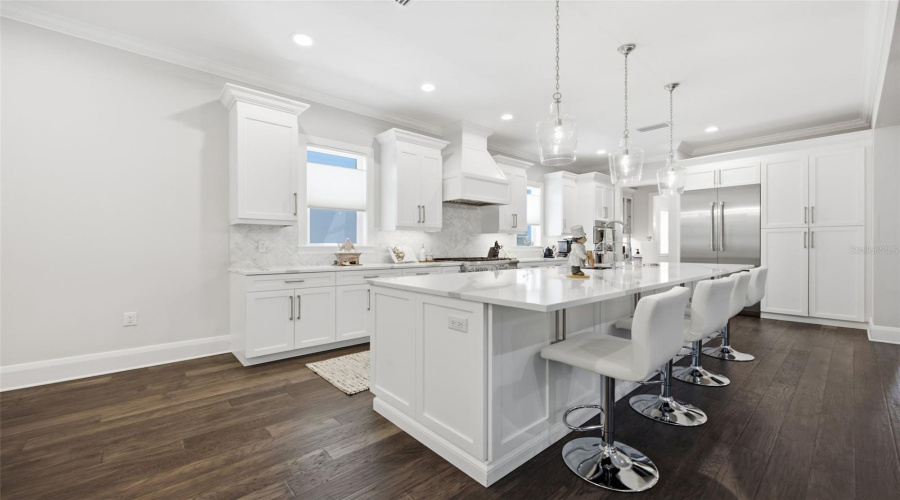 Tampa, Florida 33609, 5 Bedroom Bedrooms, ,4 Bathroombathrooms,Residential,For Sale,Shore Crest,0,Mfrtb8538357