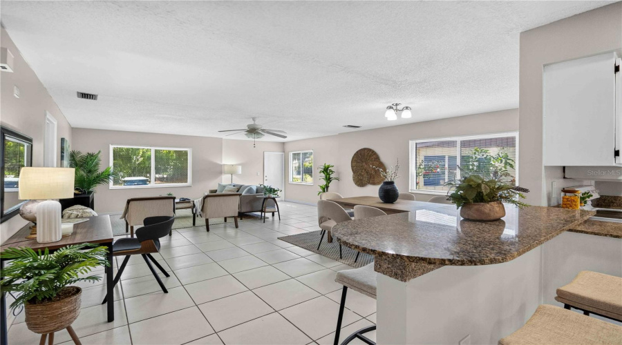 Sarasota, Florida 34233, 2 Bedroom Bedrooms, ,2 Bathroombathrooms,Residential,For Sale,Tippecanoe,0,Mfrn6145194