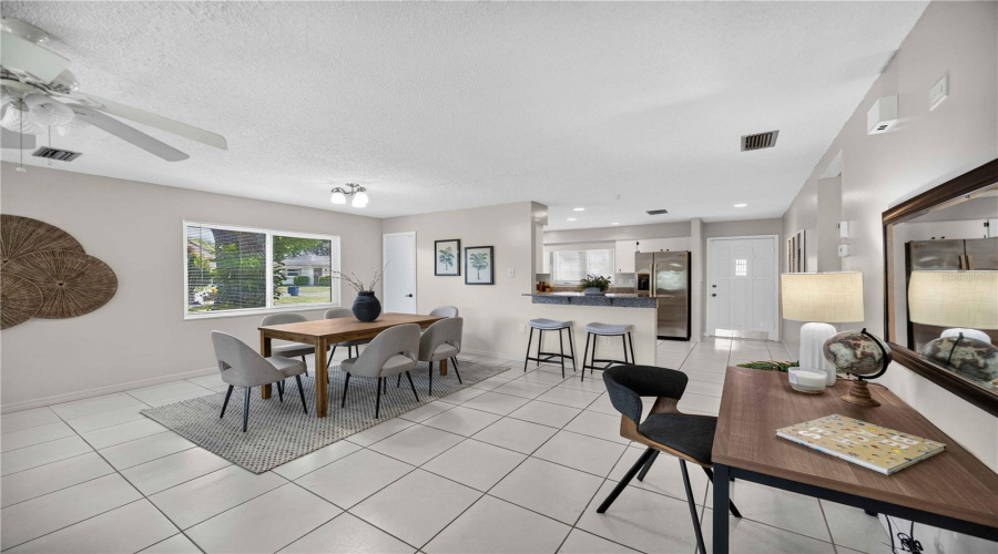 Sarasota, Florida 34233, 2 Bedroom Bedrooms, ,2 Bathroombathrooms,Residential,For Sale,Tippecanoe,0,Mfrn6145194