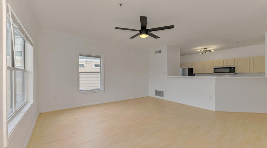 Bradenton, Florida 34210, 1 Bedroom Bedrooms, ,1 Bathroombathrooms,Residential,For Sale,51St,0,Mfra4696807