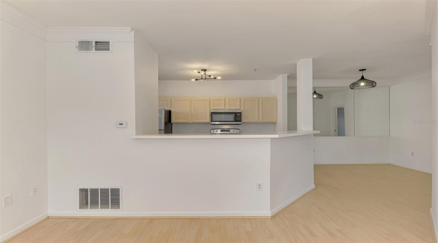Bradenton, Florida 34210, 1 Bedroom Bedrooms, ,1 Bathroombathrooms,Residential,For Sale,51St,0,Mfra4696807