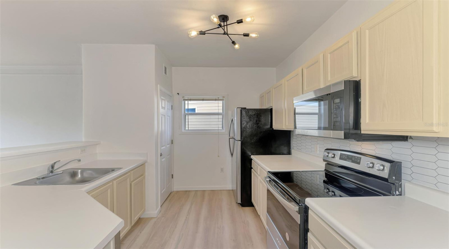Bradenton, Florida 34210, 1 Bedroom Bedrooms, ,1 Bathroombathrooms,Residential,For Sale,51St,0,Mfra4696807